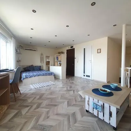 Апартаменты Lovely Open Space With Wonderful View Бургас